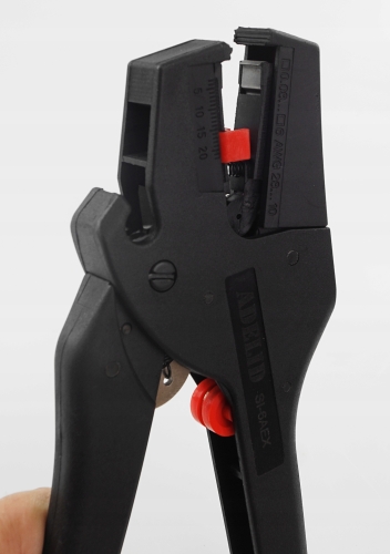 ściągaczki do izolacji