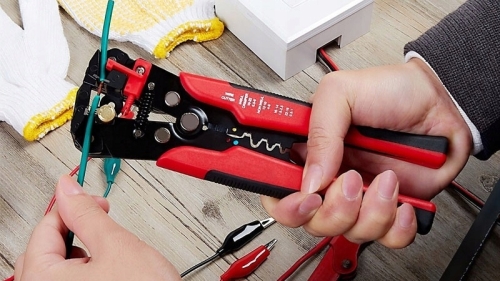 ściągaczki do izolacji