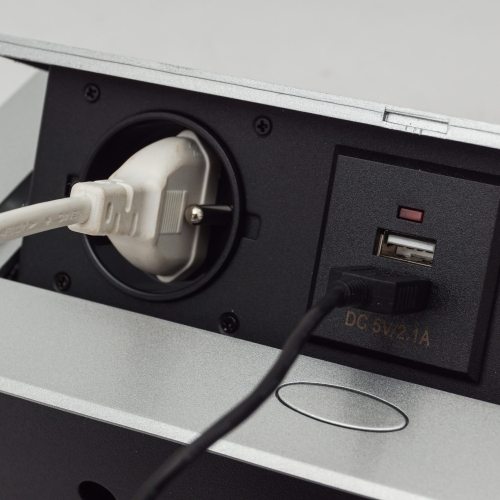 gniazdo chowane w blat