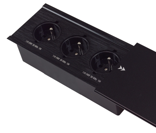 gniazdo chowane w blat