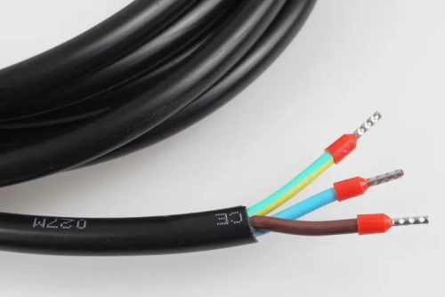 Przewód Przyłączeniowy Z Wtyczką Płaską 3x1,5 5m (5).webp